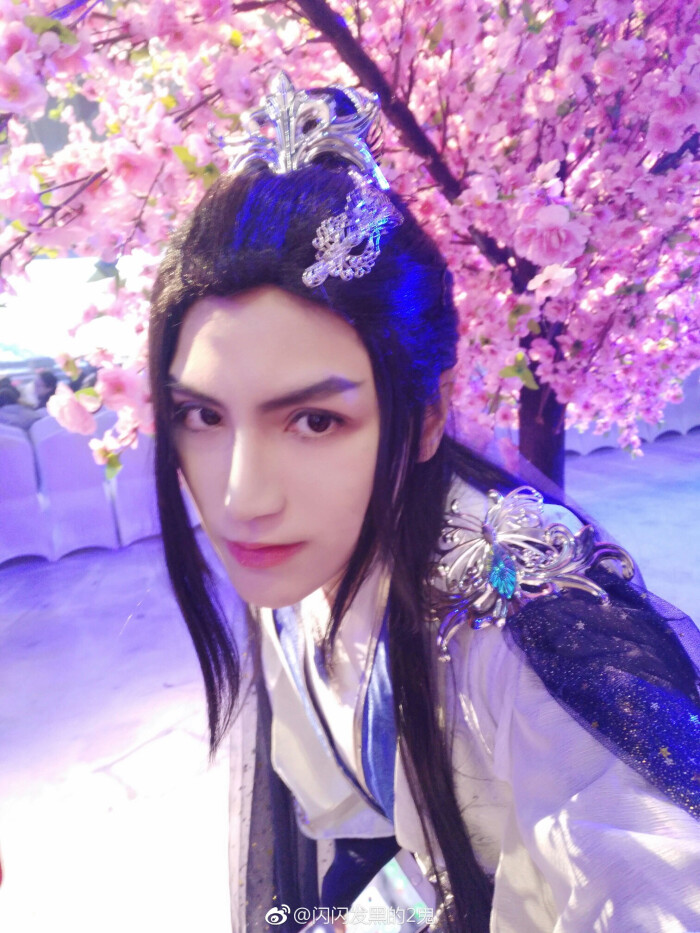小蝶和鬼哥阴川蝴蝶猪闪闪发黑的二鬼