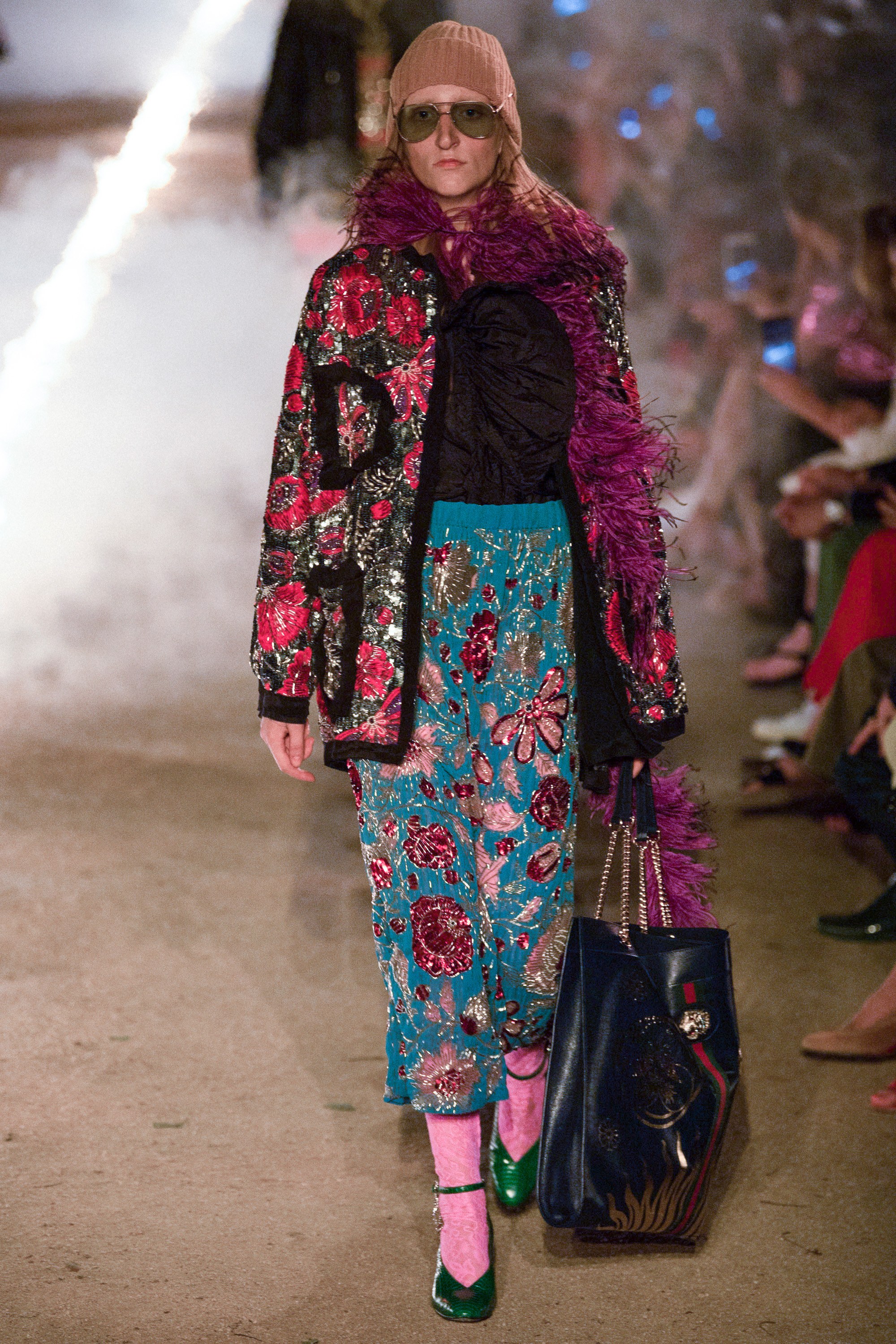 gucci(古驰)2019早春系列大秀于法国阿尔勒的古罗马文化遗址"阿利斯康