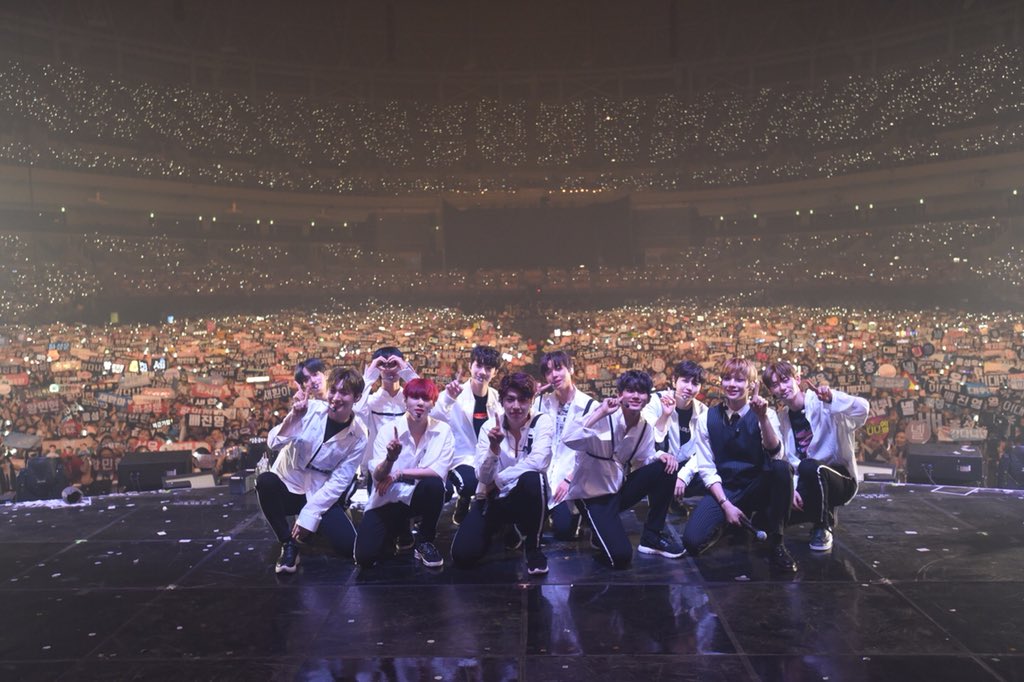 wannaone 全员 合照