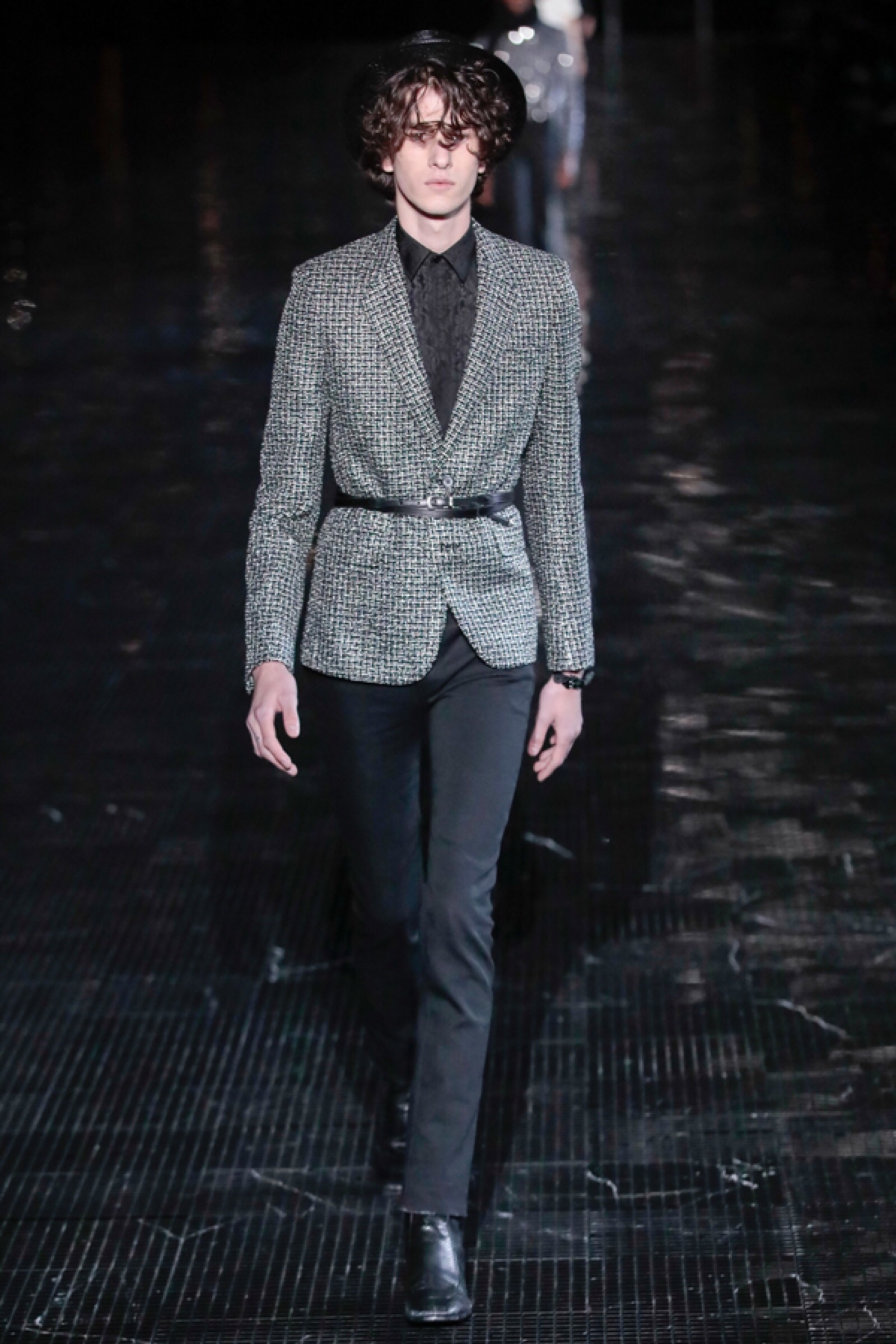 saint laurent(圣罗兰)移师纽约举行2019春夏系列男装秀