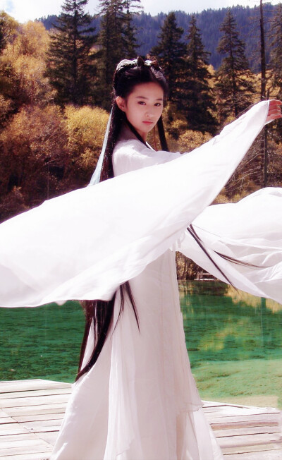 刘亦菲 小龙女 2006电视剧《神雕侠侣》神雕花絮 路人拍静夜沉沉,浮光