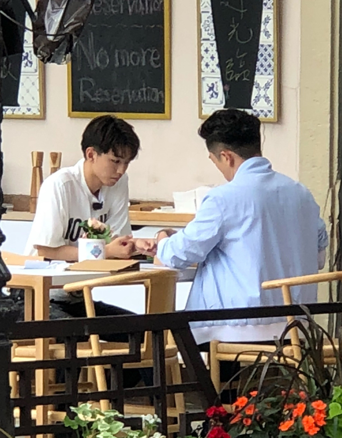 王俊凯×20180611《中餐厅2》科尔马录制路透