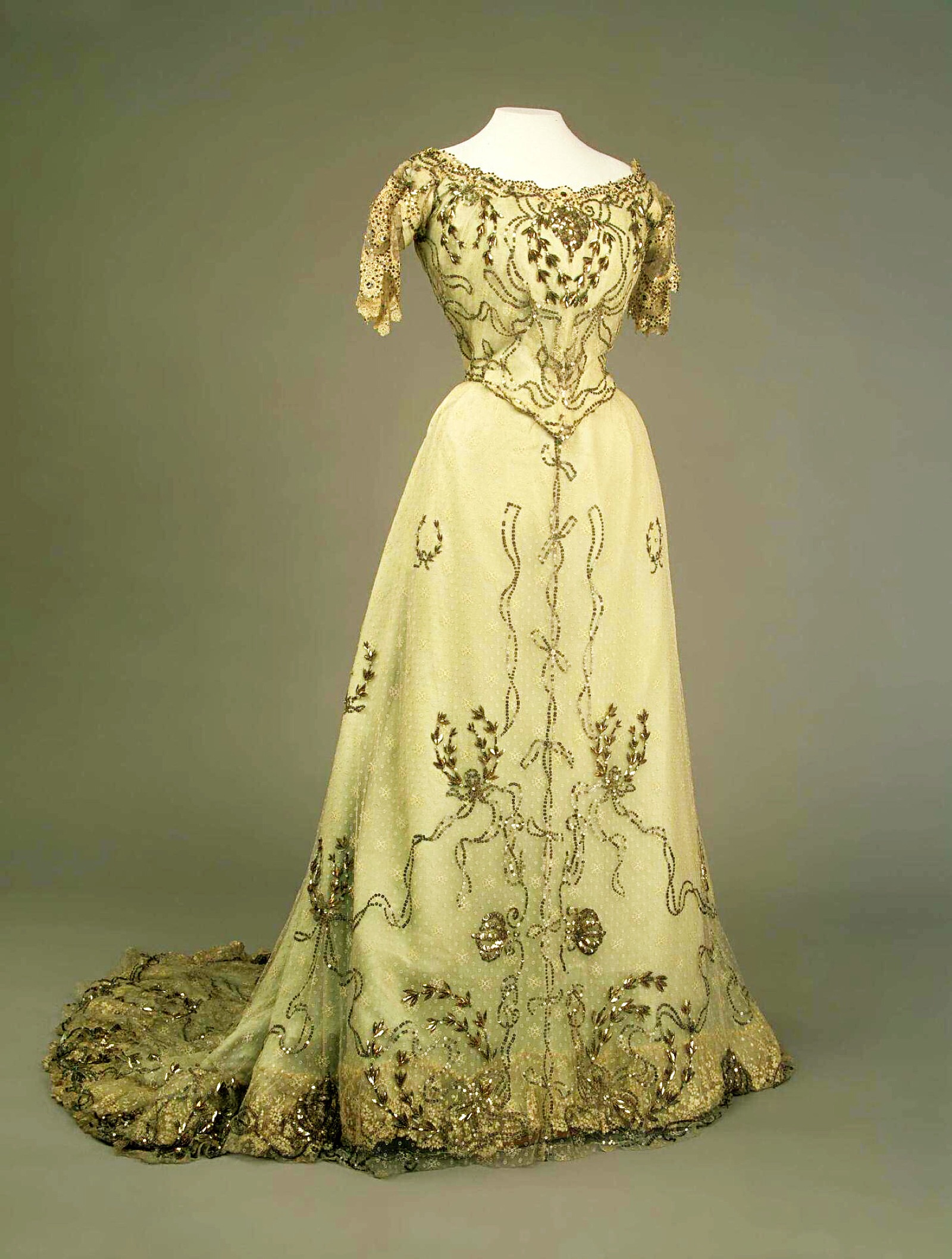 皇后亚历山德拉费多罗芙娜陛下的舞会礼服