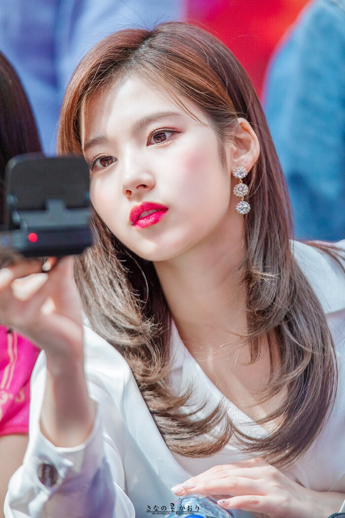 凑崎纱夏 sana
