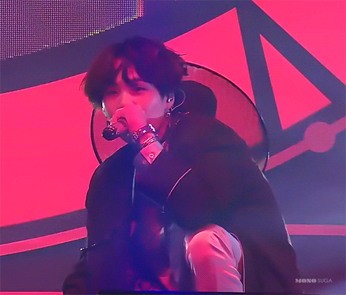 闵玧其 gif