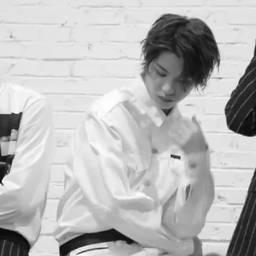 justin黄明昊