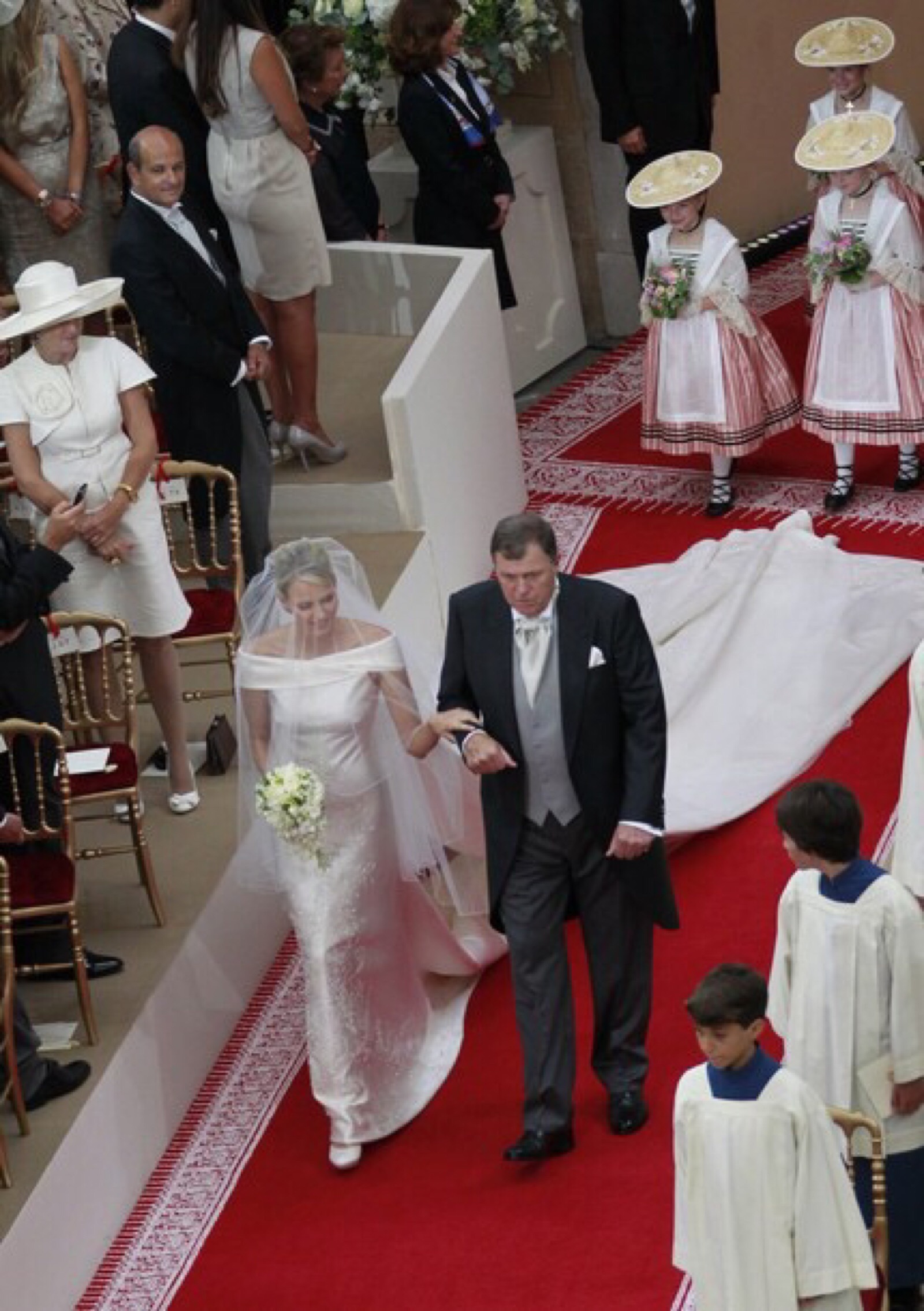 夏琳王妃婚礼哭图片