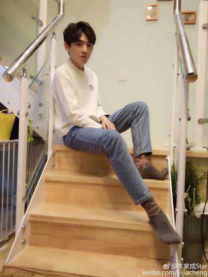 李砚很白v