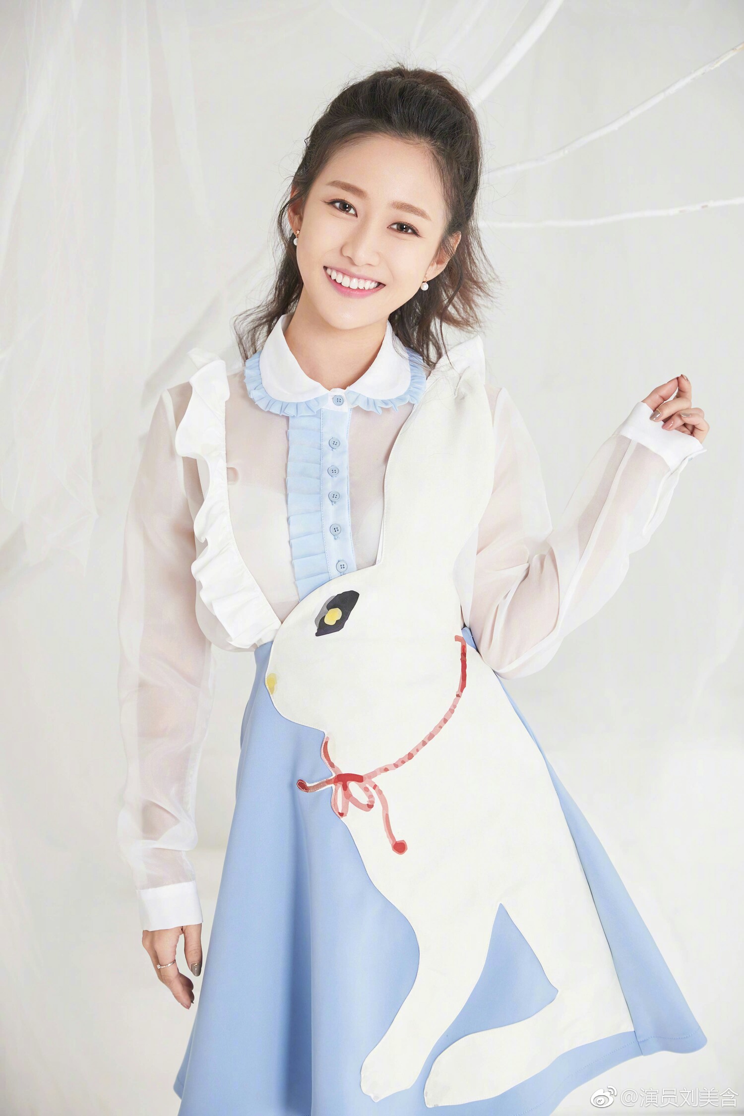 刘美含 