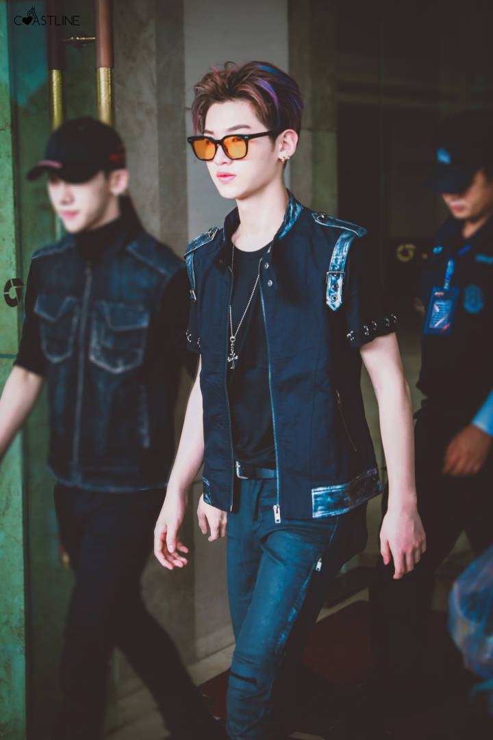 justin黄明昊 6.24勇敢的世界上班