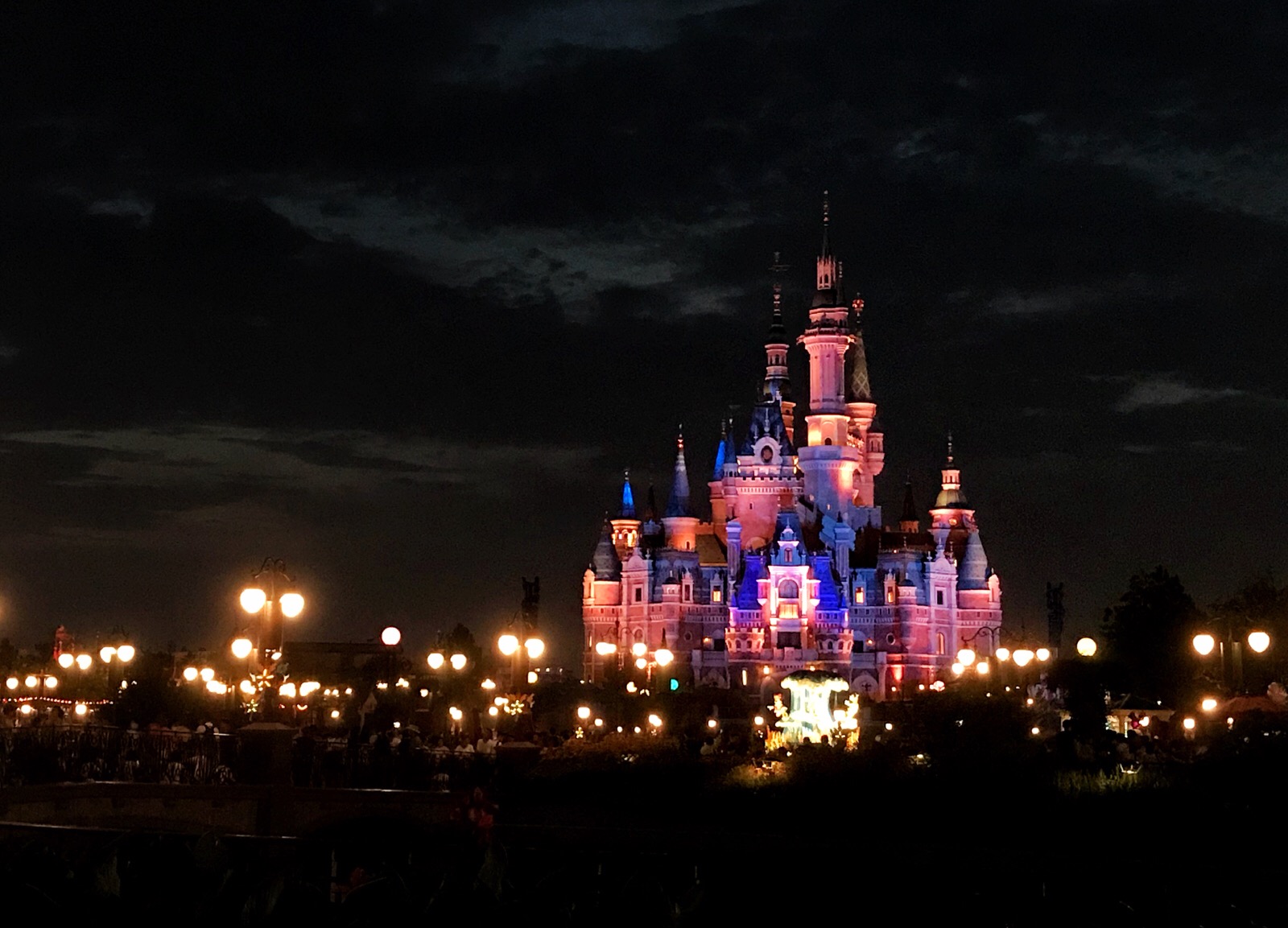 迪士尼乐园照片晚上图片