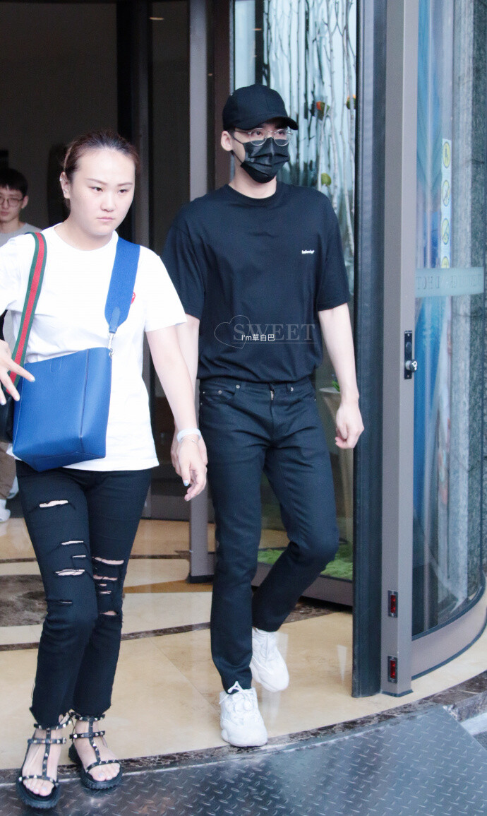 20180626李易峰上海飞北京机场