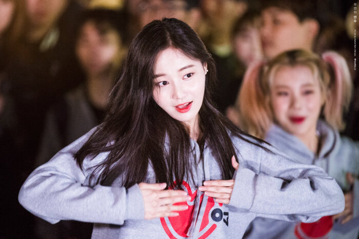 momoland 妍雨