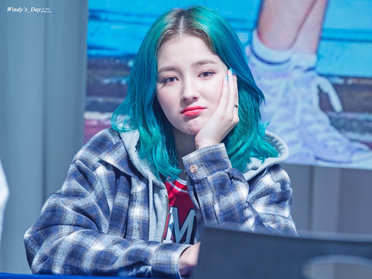 nancy李承利.朝岁