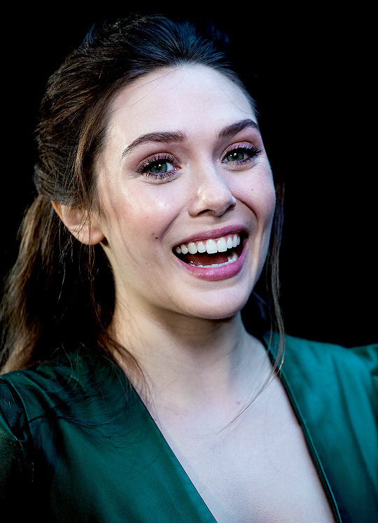 elizabeth olsen,绯红女巫,加公众号:颜值种草机
