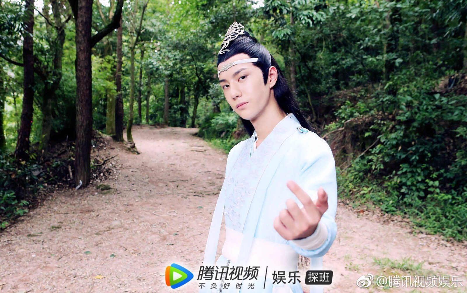 电视剧陈情令# 泥萌看,一博老师笑了![偷笑] @uniq-王一博