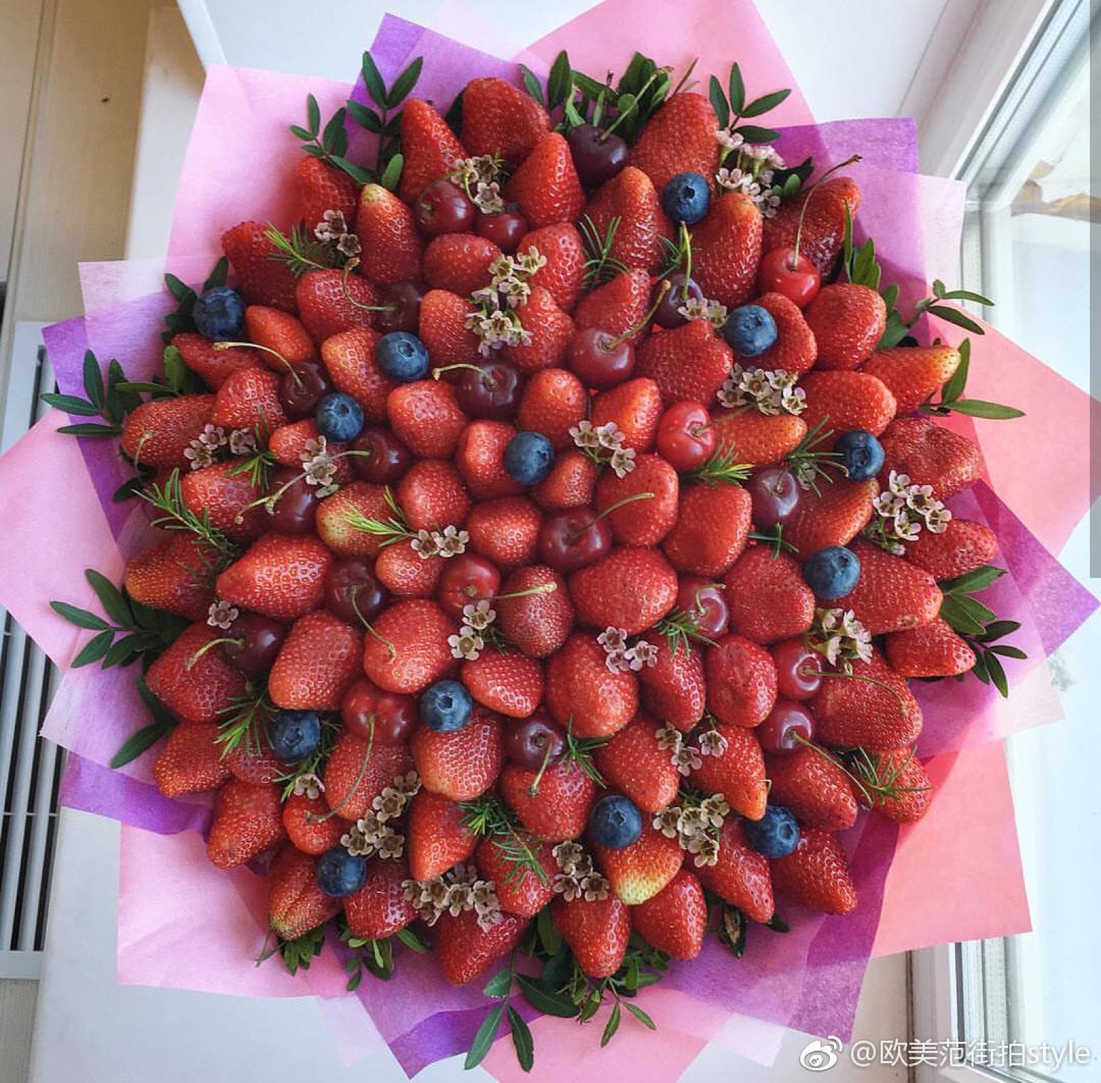 想收到好吃的草莓花束