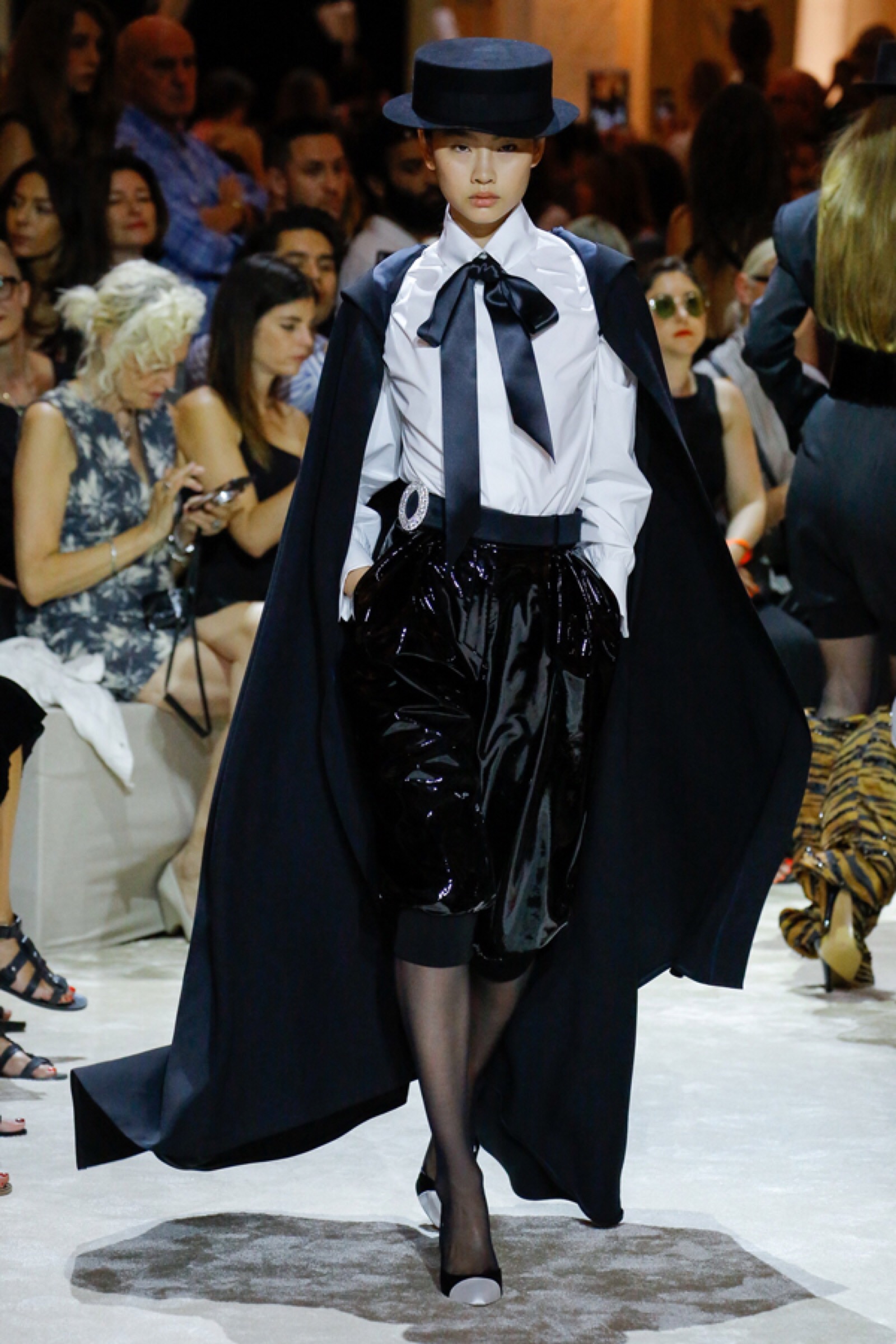 alexandre vauthier(亚历山大·福提)于巴黎高定时装周发布2018秋冬