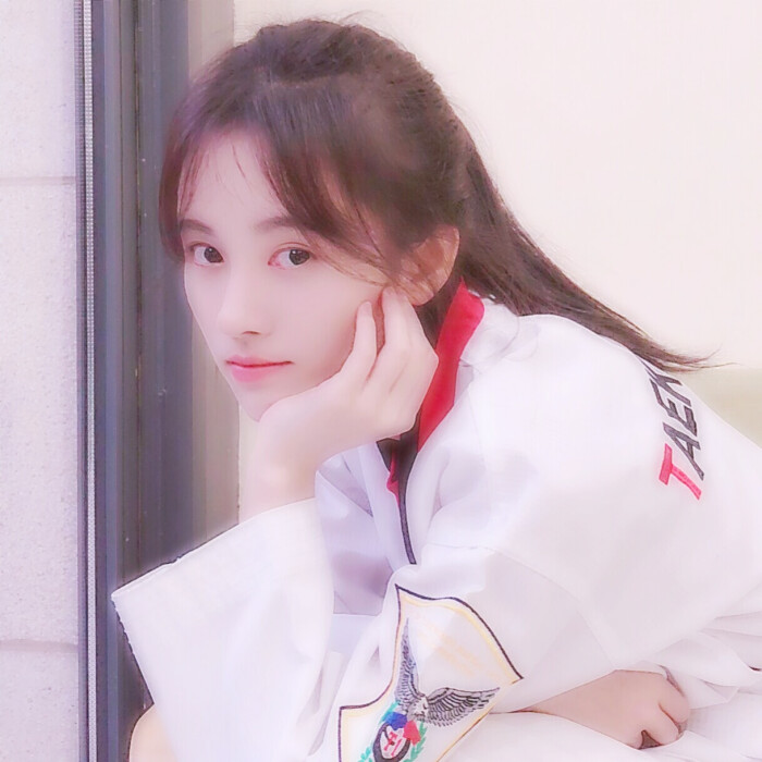 鞠婧祎头像 by姜辞.-堆糖,美好生活研究所