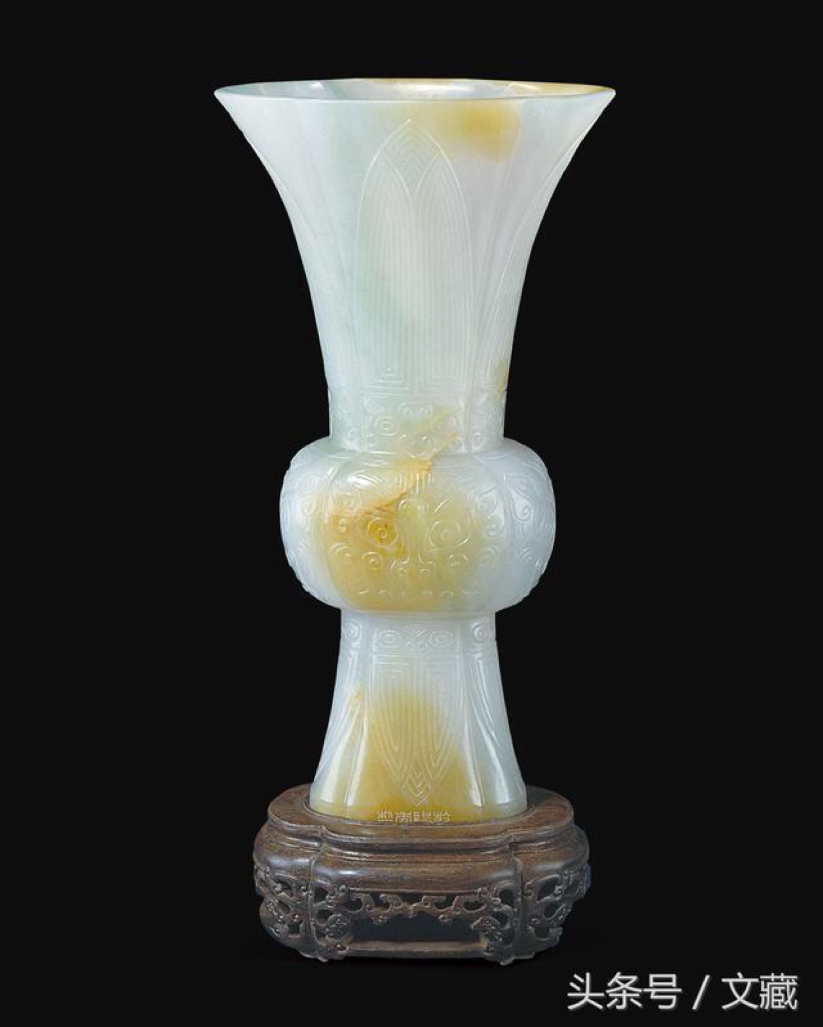 清乾隆 翡翠花觚 故宫博物院藏