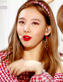 girls gif:林娜琏nayeon.