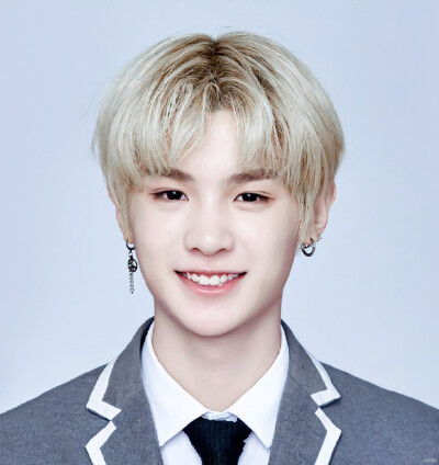 一寸照是认真的吗hhh justin黄明昊