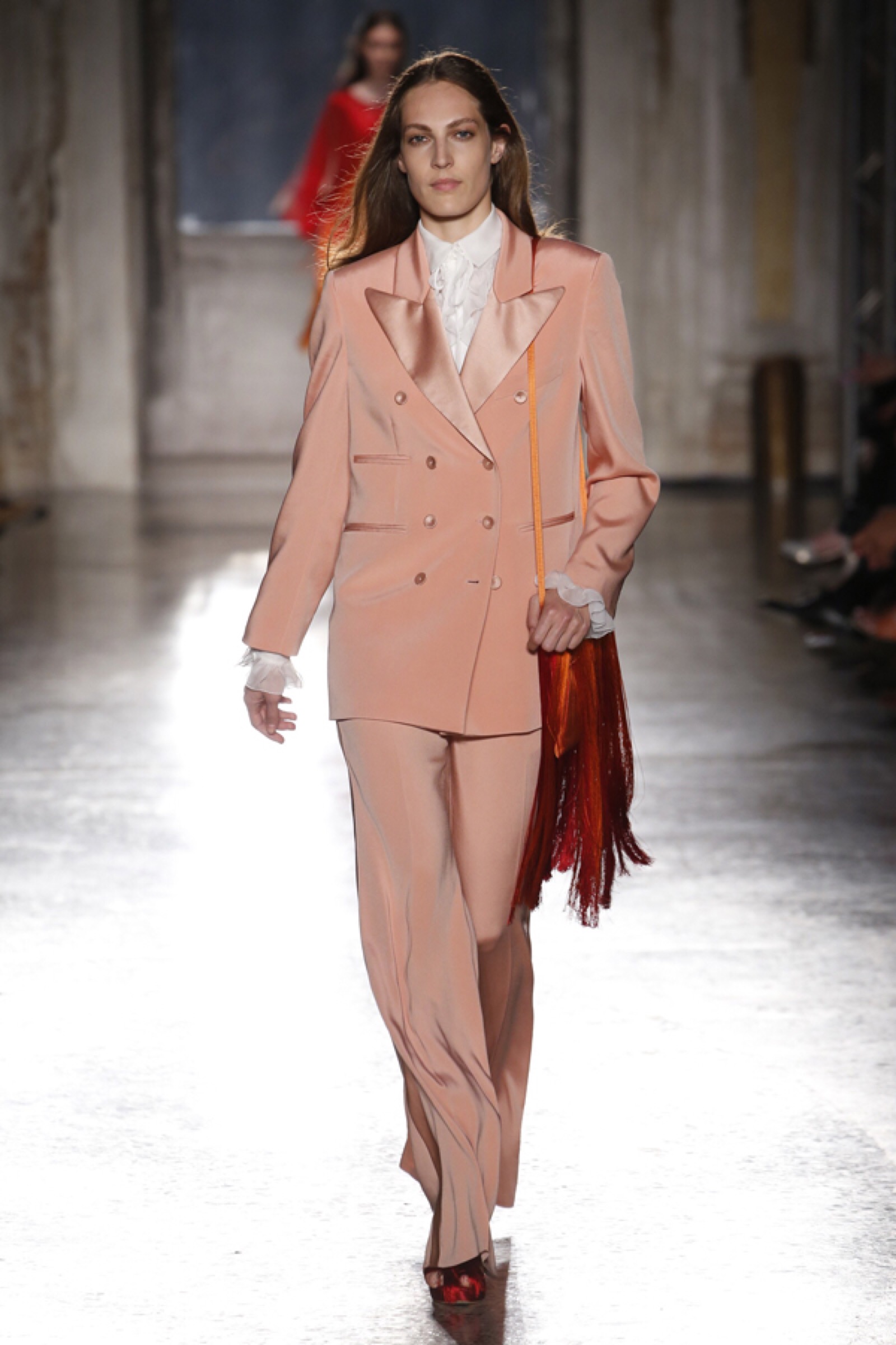 意大利时尚品牌 alberta ferretti(阿尔伯特·菲尔蒂)于巴黎高定时装