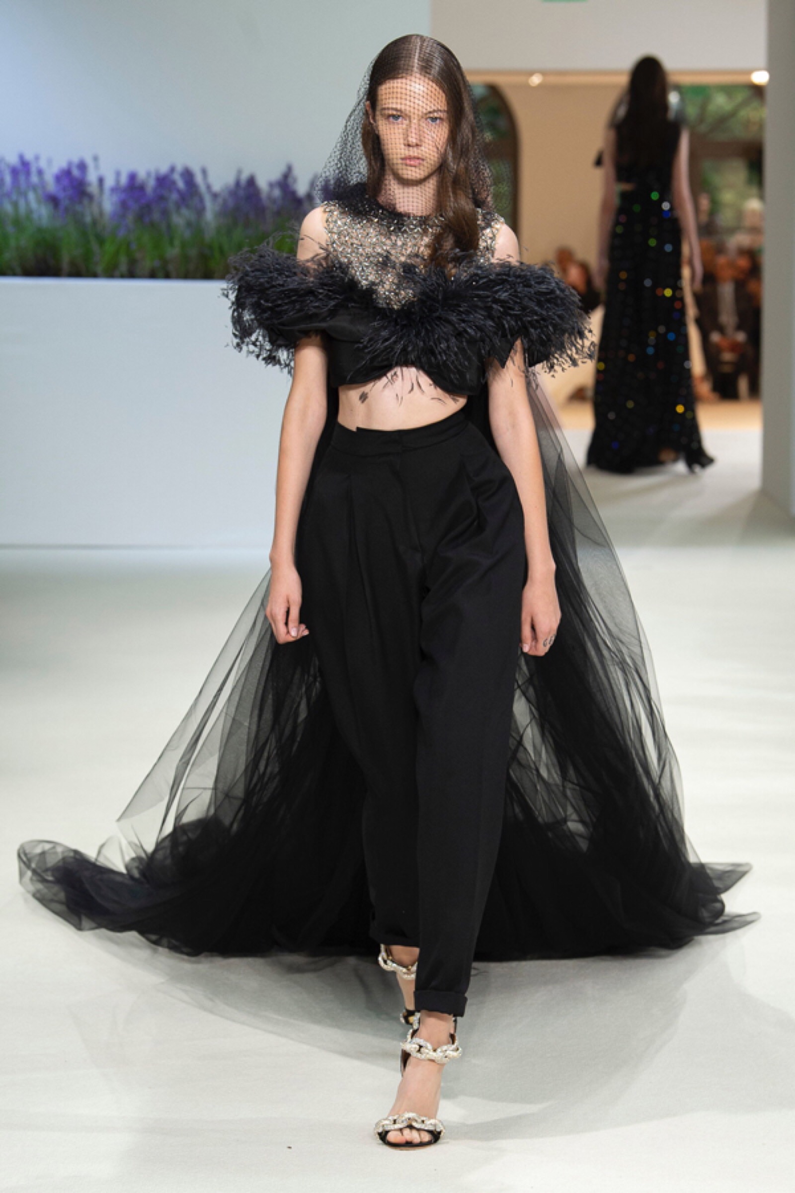意大利设计师品牌 giambattista valli(詹巴迪斯塔·瓦利)于巴黎高定
