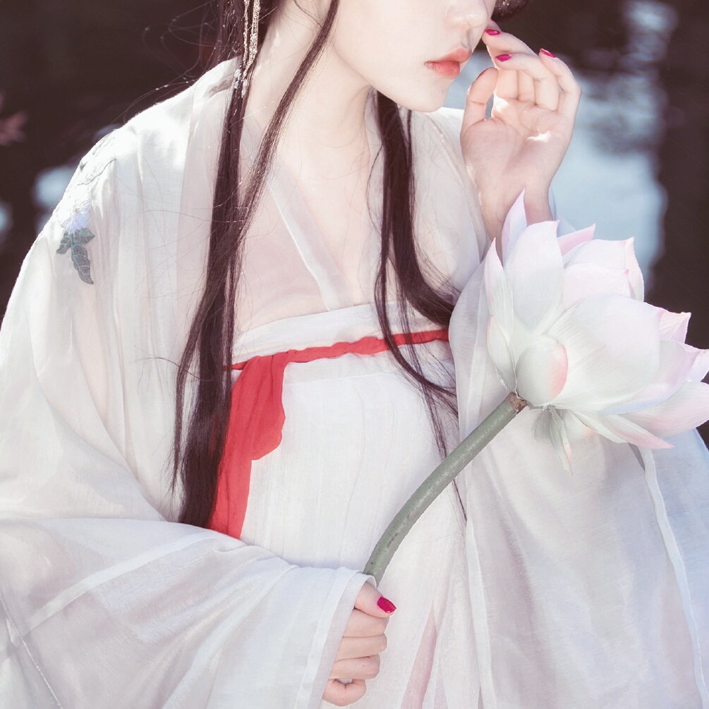 by:世中仙儿 泛轻舟女生头像〔古风〕〔气质〕