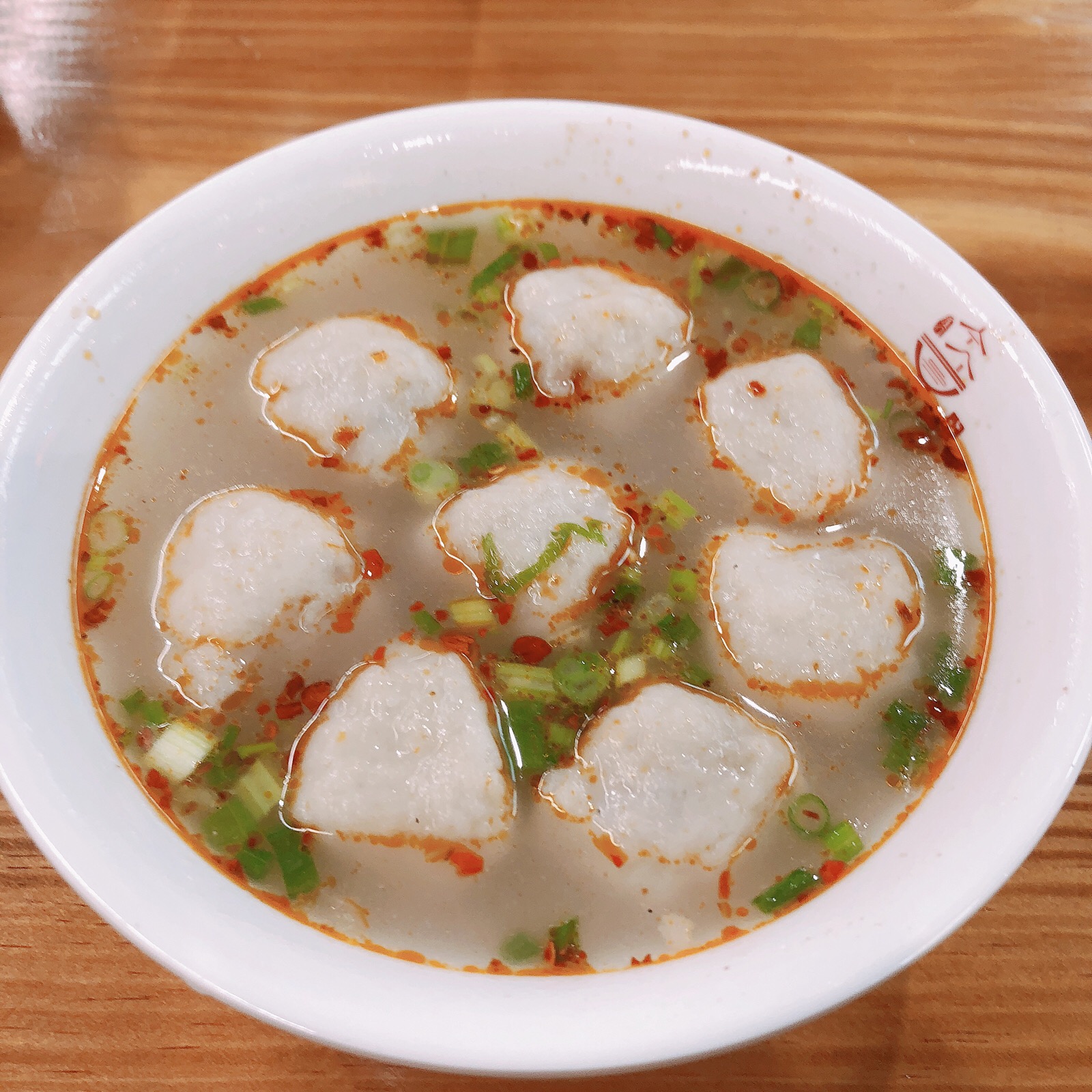 蚵仔煎和鱼丸汤,两个组合真的是很配了