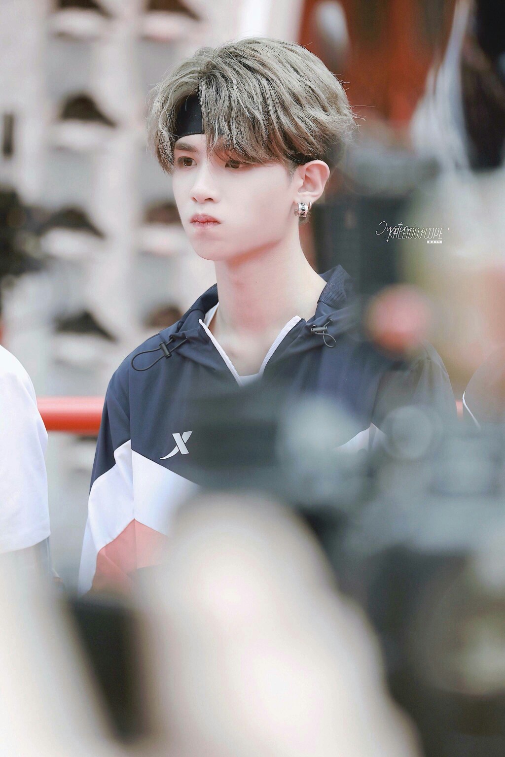 黄明昊justin