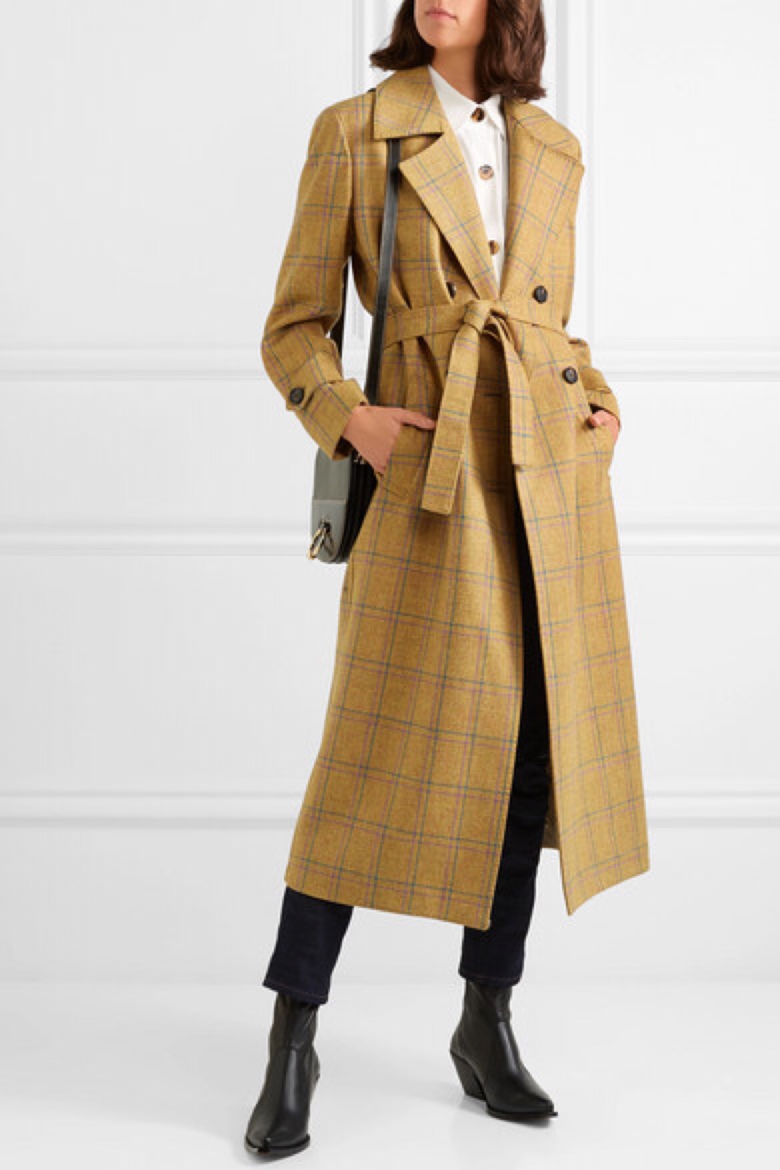 collection 这款 "christie" 外套早已被业内人士授予了"完美风衣"的