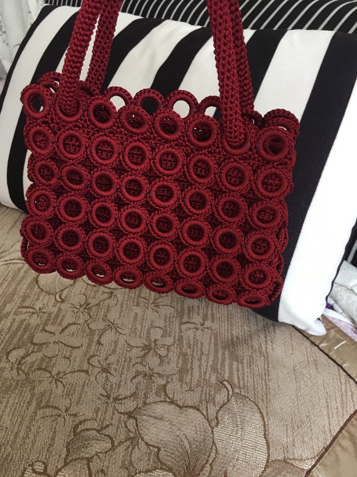 第一次钩圈圈包,感觉还可以!