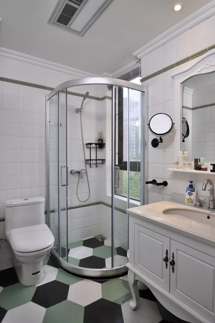 最简单的浴缸改淋浴房图片