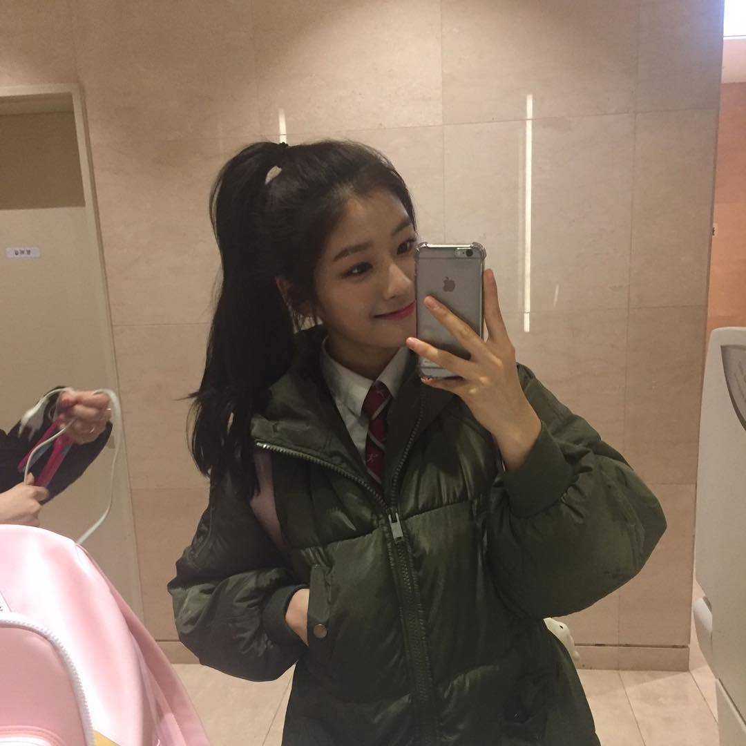 申艺恩 