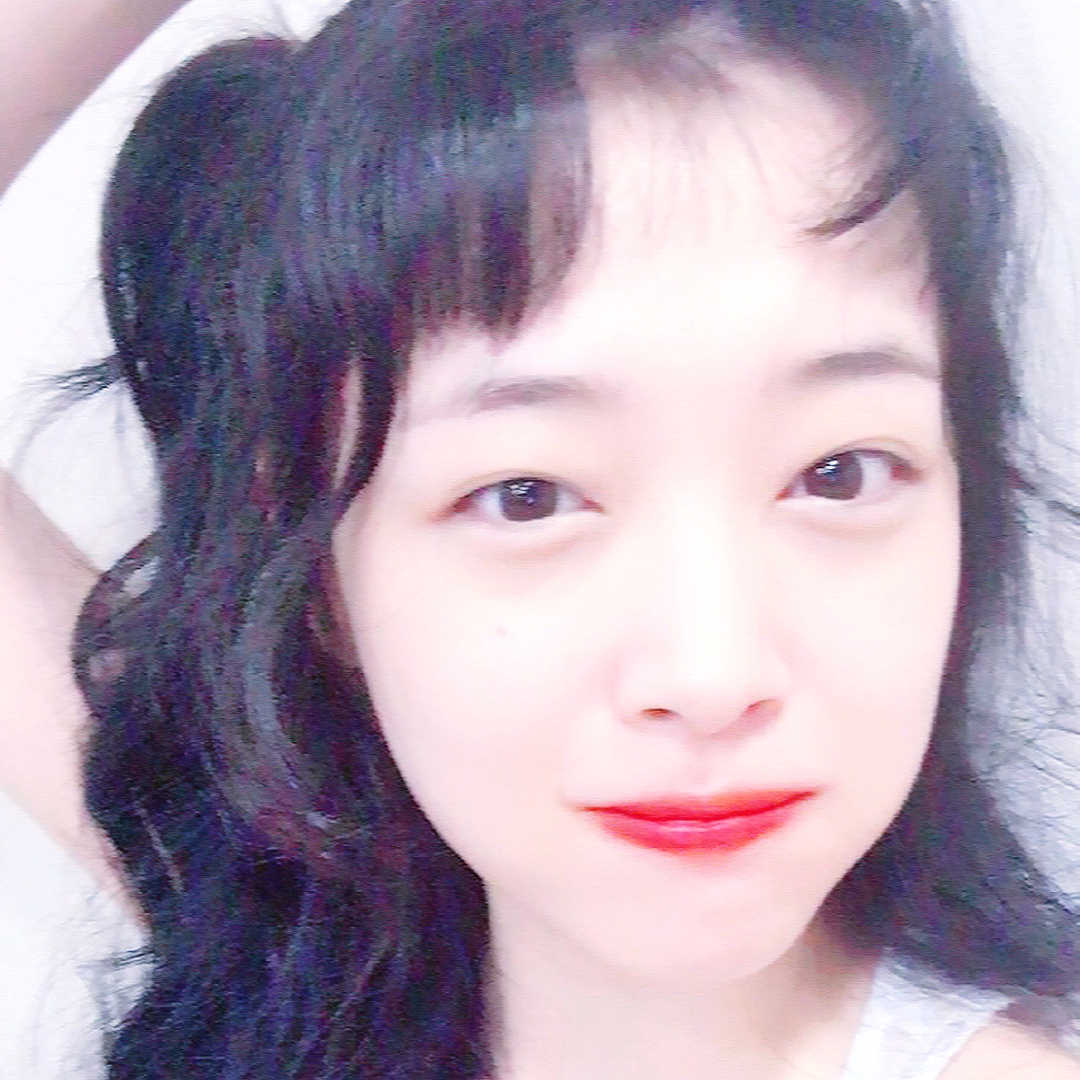 崔雪莉//尧白
