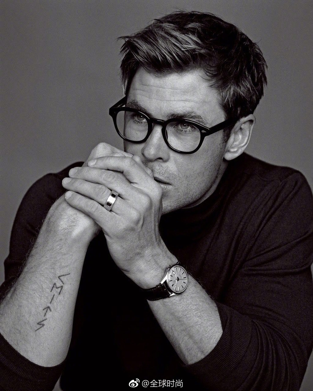 chris hemsworth# &《gq》封面,锤哥的这组硬照打几分?