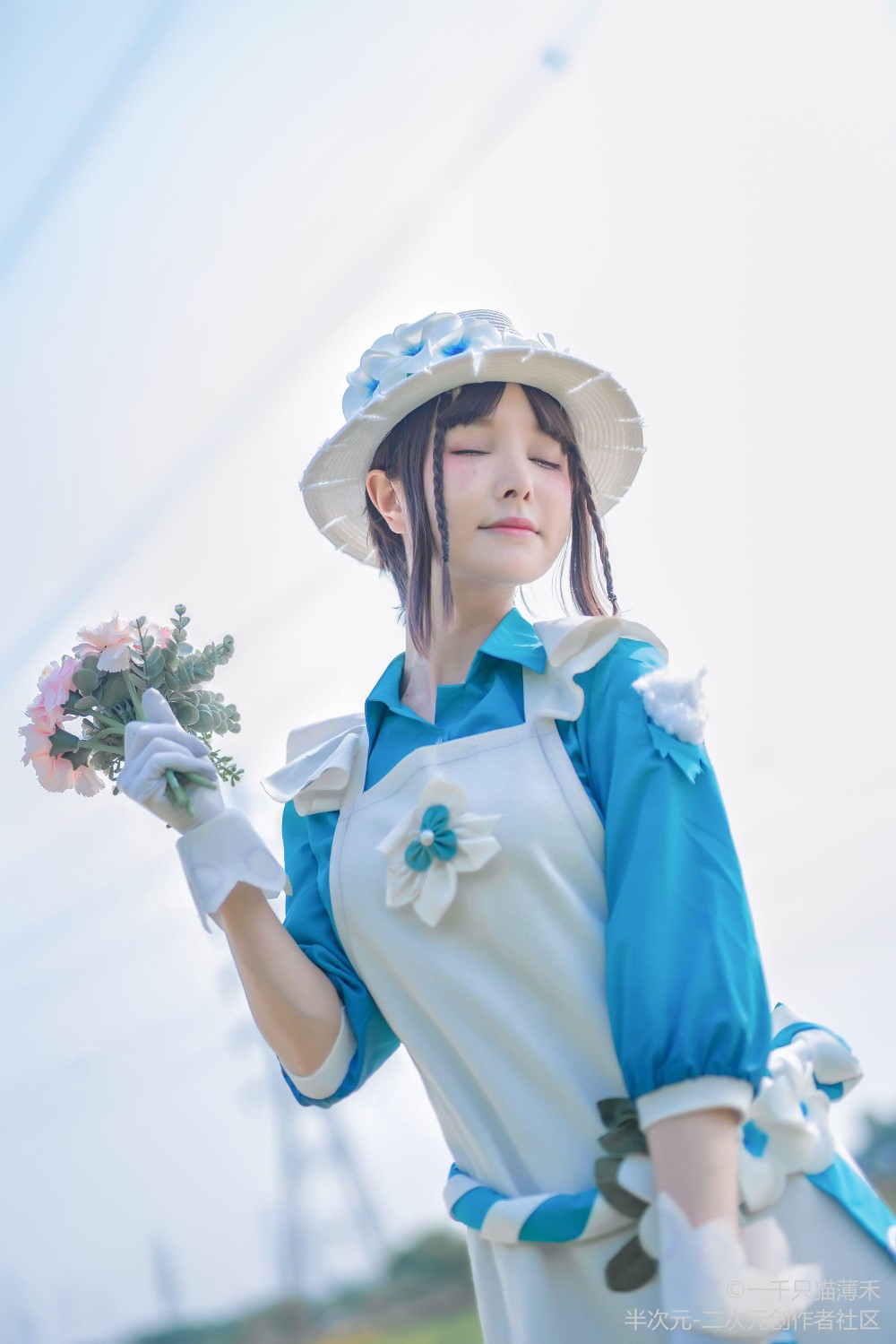po:千禾摄影: @阿萨姆莱asamurai_ 服装感谢: @江南cos坊不敢去想艾玛