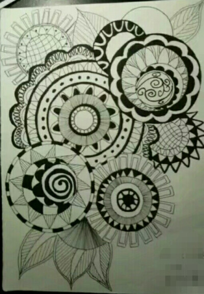 儿童装饰画,黑白插画,缠绕画,线描