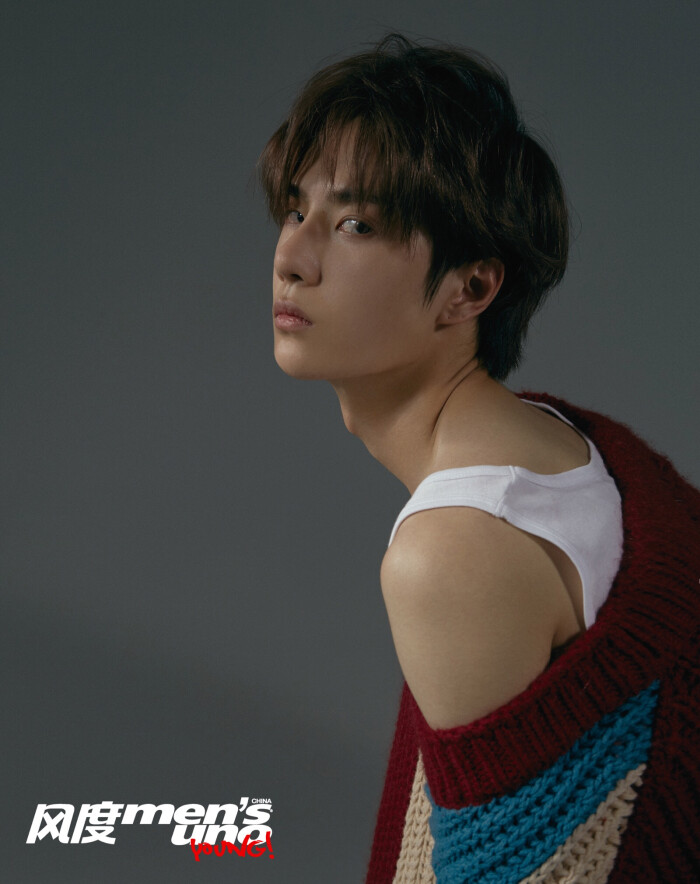 新青年新风度"小狮子@uniq-王一博 登上《风度men's uno young!