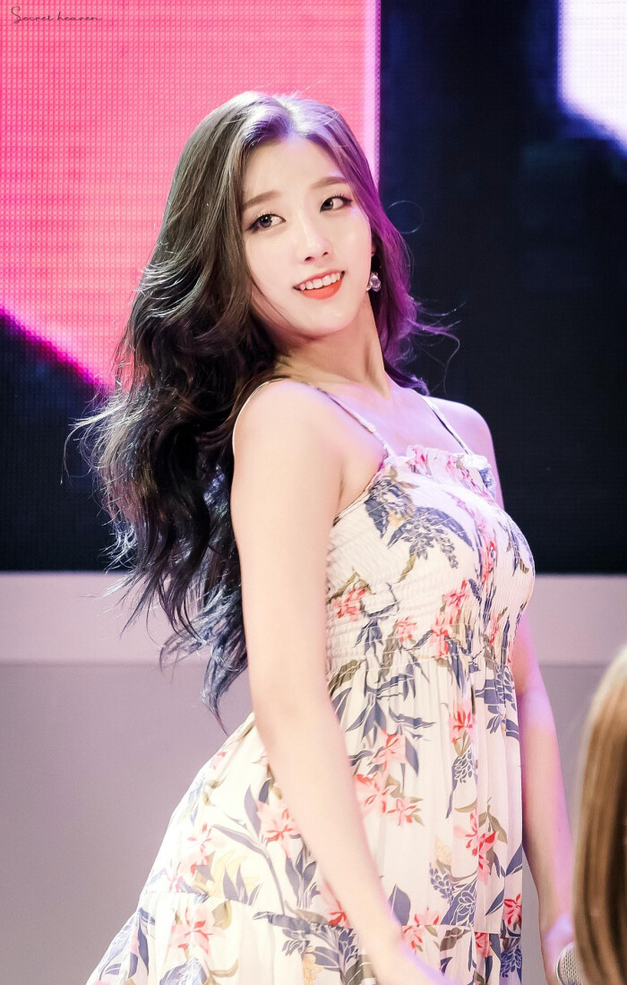 lovelyz 郑艺仁