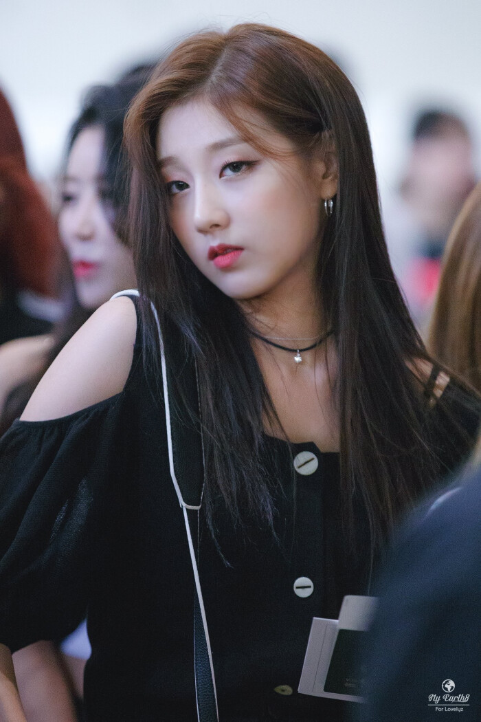 lovelyz 郑艺仁