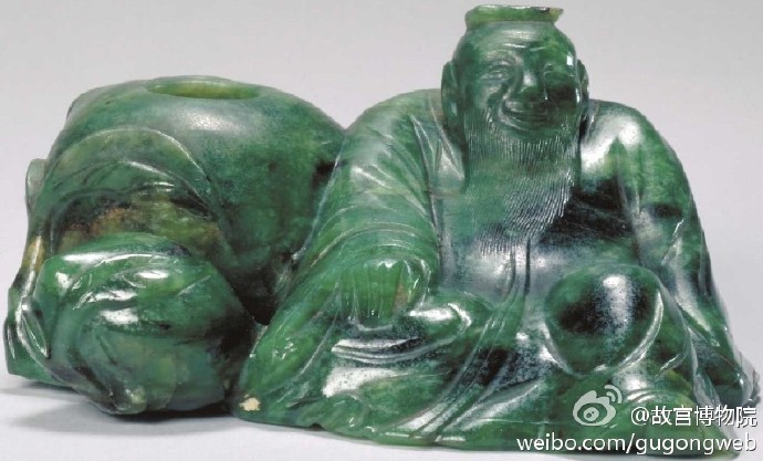 【碧玉太白醉酒水丞】清,高4.7cm,长9.3cm,宽6.9cm,口径1.35cm.