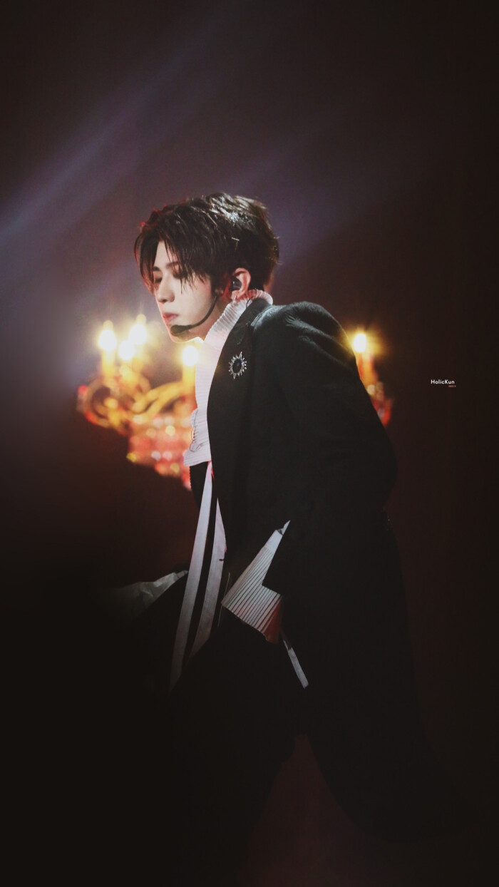 cr: holickun 蔡徐坤中国音乐公告牌《wait wait wait》