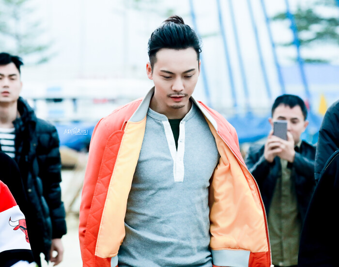 【陈伟霆 william chan】171212 橙红年代 刘子光 探班 1904 x 1500