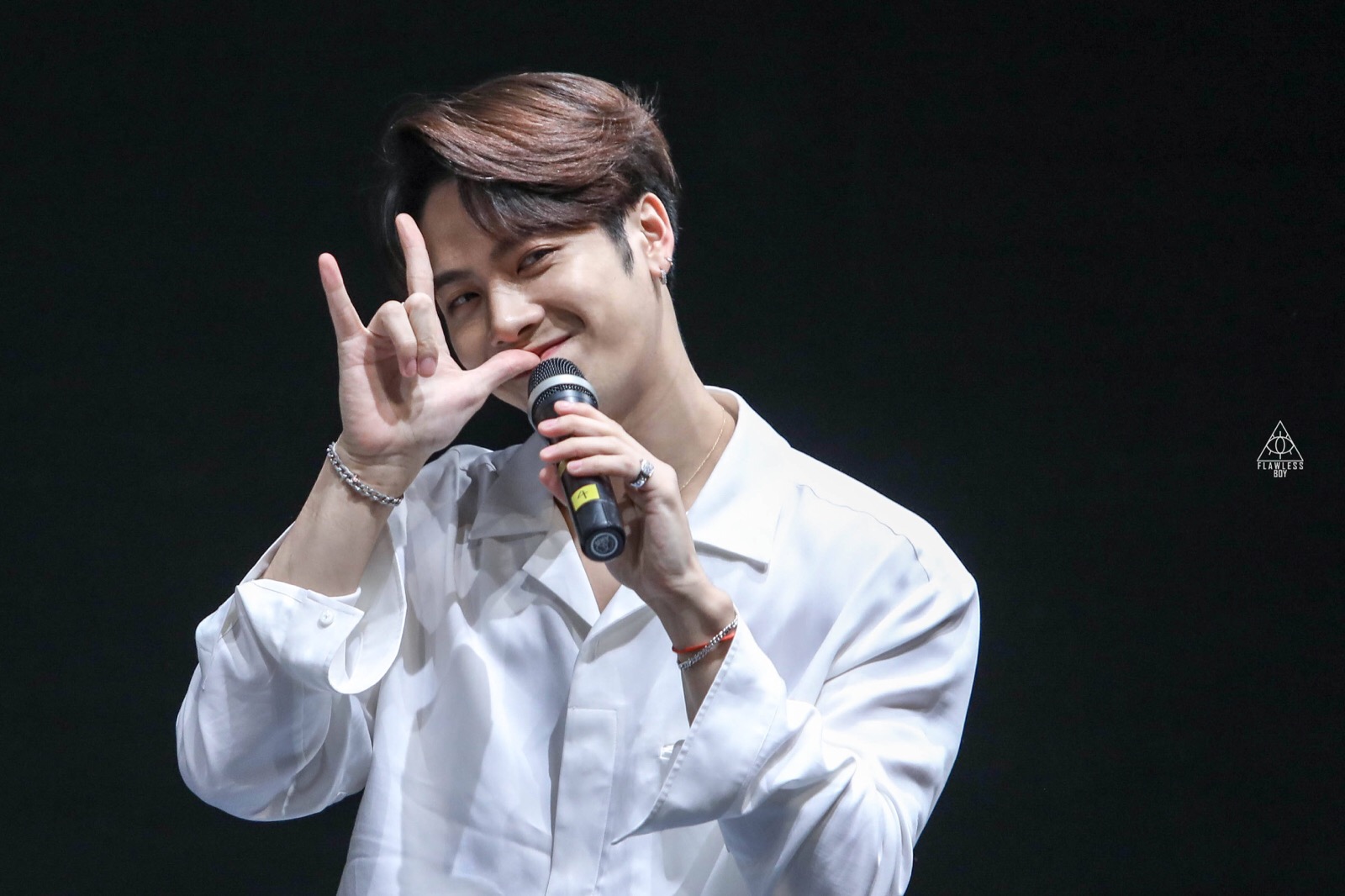 王嘉尔jackson