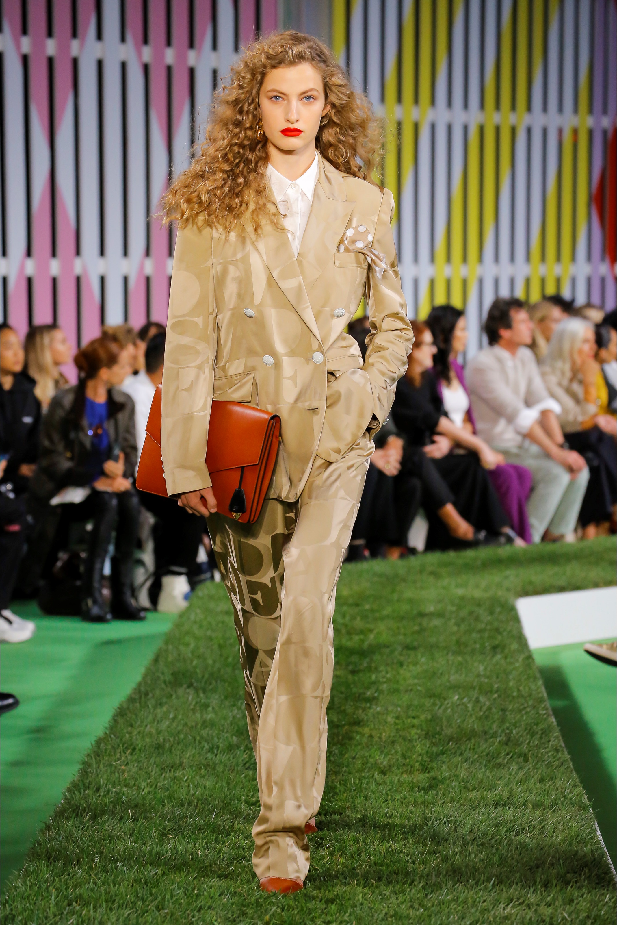 escada(艾斯卡达)2019春夏高级成衣发布秀-堆糖,美好生活研究所