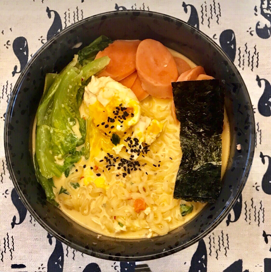 午饭牛奶芝士辛拉面!这碗面简直就是生命之光!