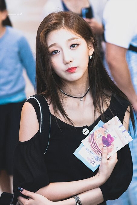 lovelyz 郑艺仁