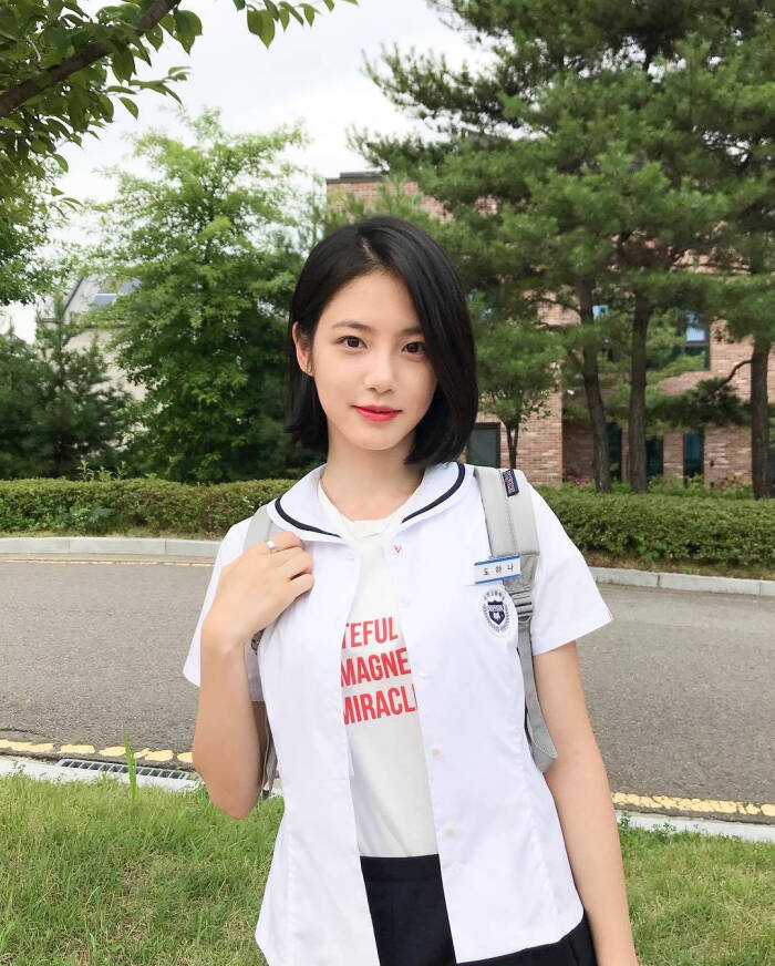申艺恩 